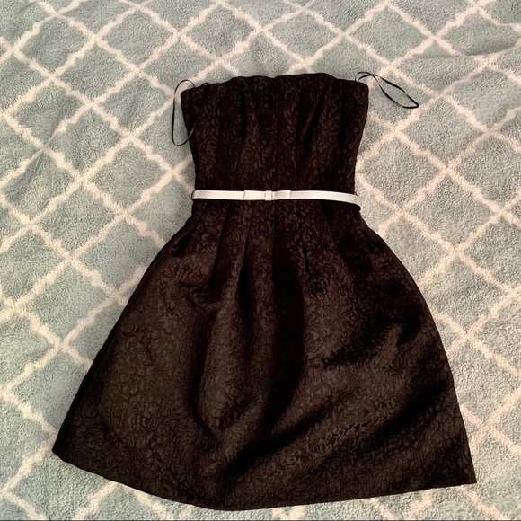 H&M tube mini dress with belt. - Picture 1 of 4